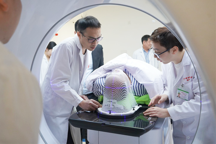 治疗肿瘤什么方法好？发达国家都在用智慧精准放疗：少遭罪、疗效好！